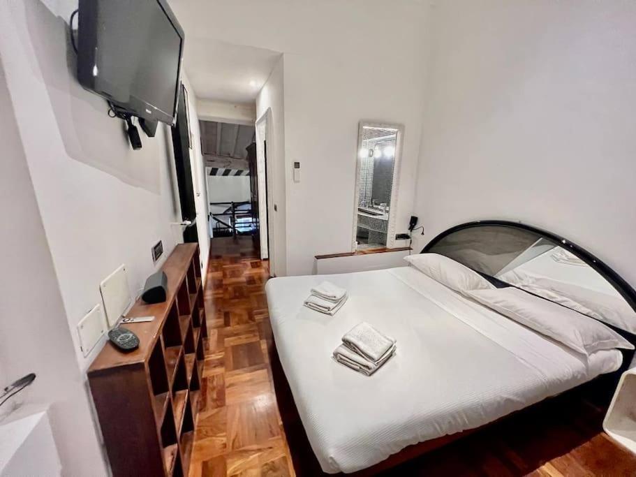 Old Town Florence- Love Apartment Bagian luar foto